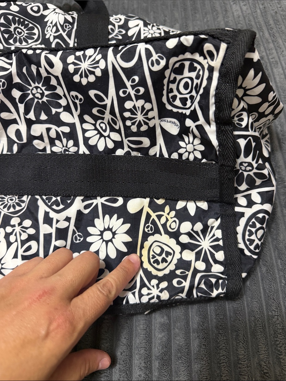 LeSportsac Large Floral Black And White Duffle Bag - Picture 13 of 13